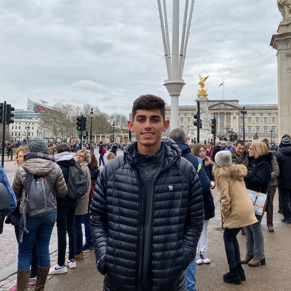 Meet your Posher, Emilio